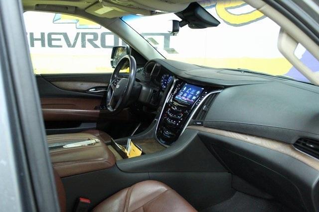 used 2020 Cadillac Escalade ESV car, priced at $42,900