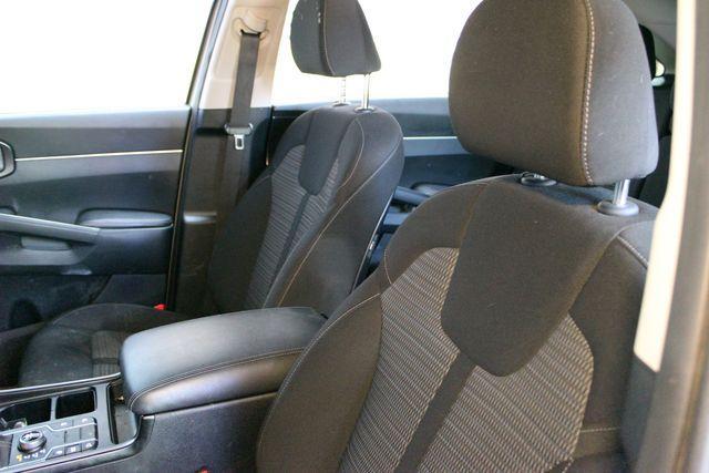 used 2022 Kia Sorento car, priced at $25,900
