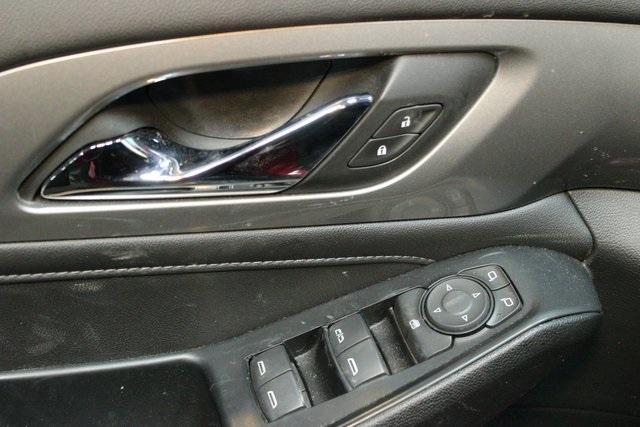 used 2023 Chevrolet Traverse car, priced at $32,900