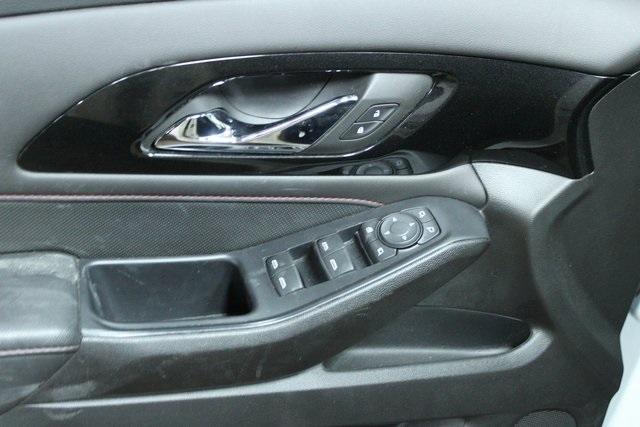 used 2022 Chevrolet Traverse car, priced at $33,900