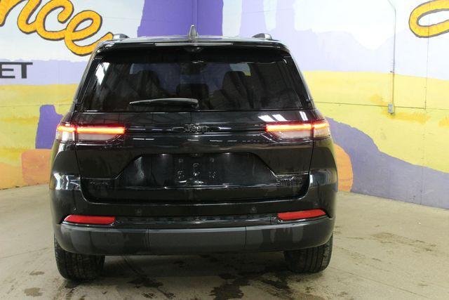 used 2024 Jeep Grand Cherokee car, priced at $32,900