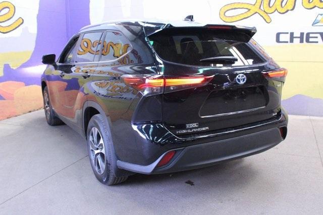used 2024 Toyota Highlander Hybrid car, priced at $42,900