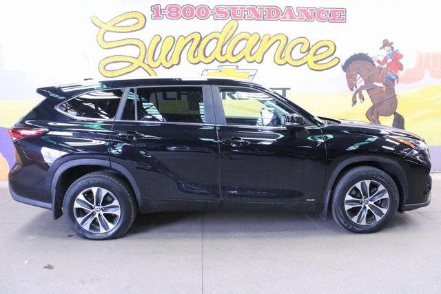 used 2024 Toyota Highlander Hybrid car, priced at $42,900