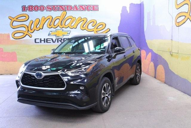used 2024 Toyota Highlander Hybrid car, priced at $42,900
