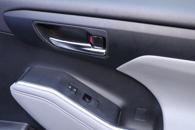 used 2024 Toyota Highlander Hybrid car, priced at $42,900