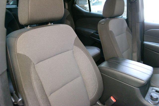used 2023 Chevrolet Traverse car, priced at $30,500