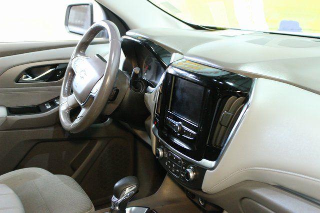 used 2021 Chevrolet Traverse car, priced at $17,900