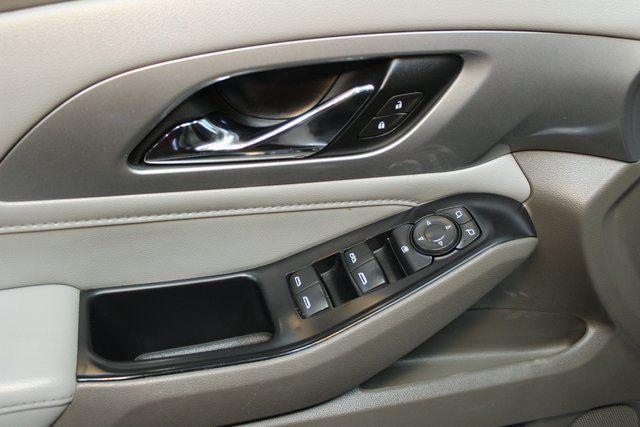 used 2021 Chevrolet Traverse car, priced at $17,900