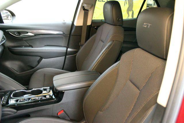 used 2023 Buick Envision car, priced at $27,900