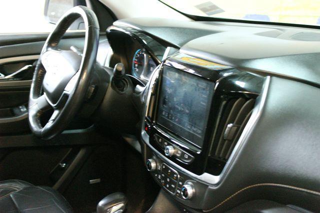 used 2021 Chevrolet Traverse car, priced at $23,900