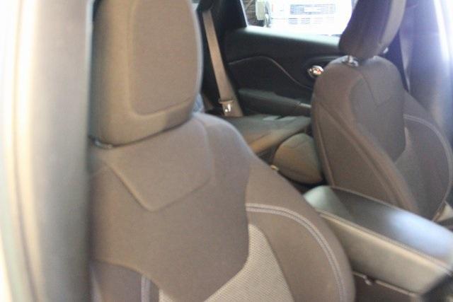 used 2019 Jeep Cherokee car, priced at $16,900