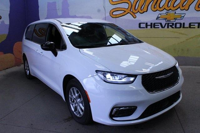used 2025 Chrysler Pacifica car, priced at $30,900