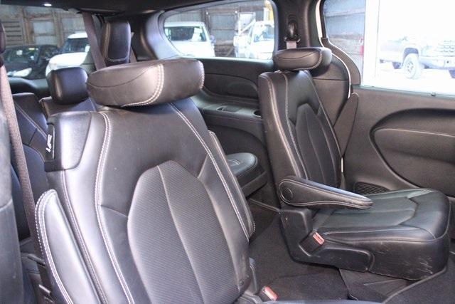 used 2025 Chrysler Pacifica car, priced at $30,900