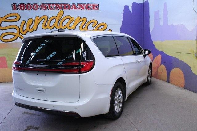 used 2025 Chrysler Pacifica car, priced at $30,900