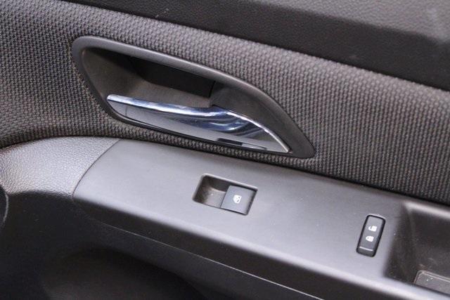 used 2015 Chevrolet Cruze car, priced at $9,900