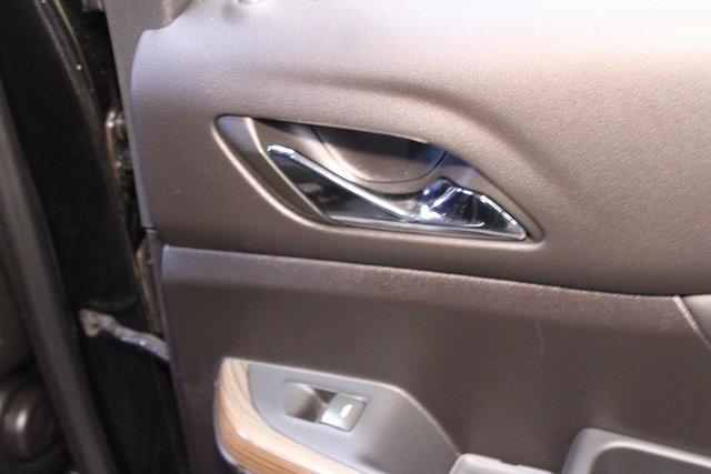 used 2022 GMC Acadia car, priced at $25,900