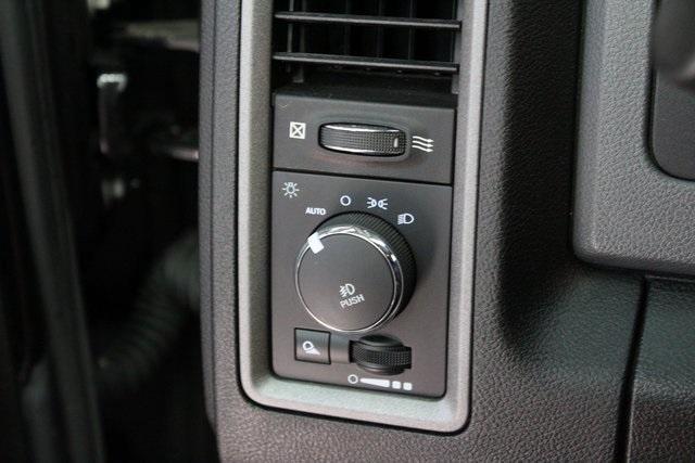 used 2019 Ram 1500 Classic car, priced at $33,900