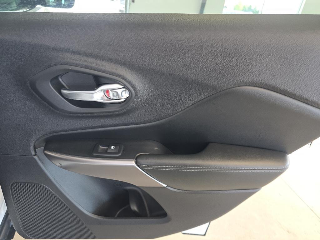 used 2019 Jeep Cherokee car, priced at $20,995