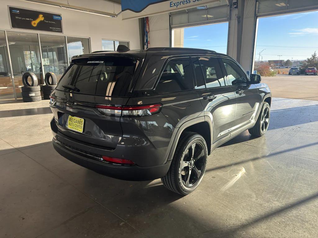 new 2025 Jeep Grand Cherokee car, priced at $49,370