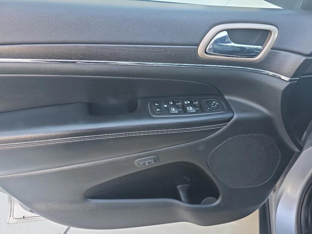 used 2015 Jeep Grand Cherokee car, priced at $12,995