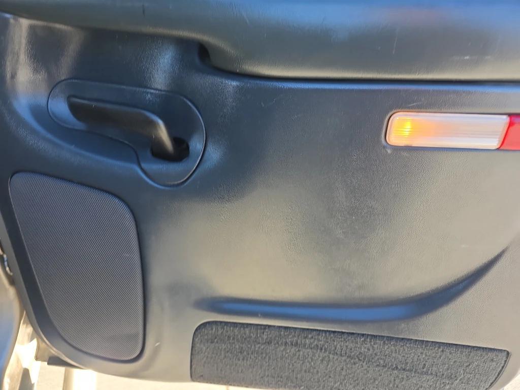 used 2001 Chevrolet Silverado 2500 car, priced at $9,500