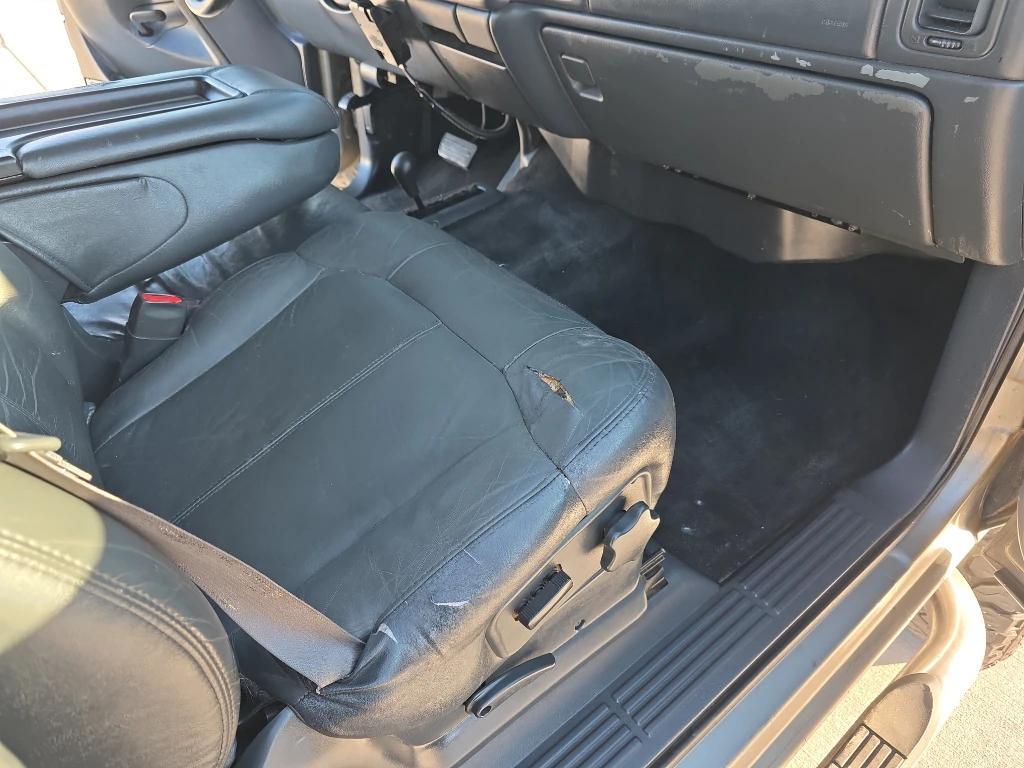 used 2001 Chevrolet Silverado 2500 car, priced at $9,500