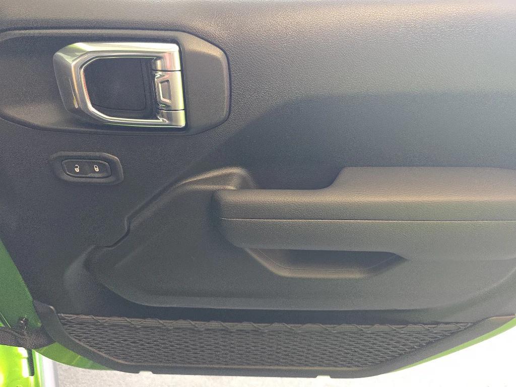 new 2025 Jeep Gladiator car, priced at $59,395