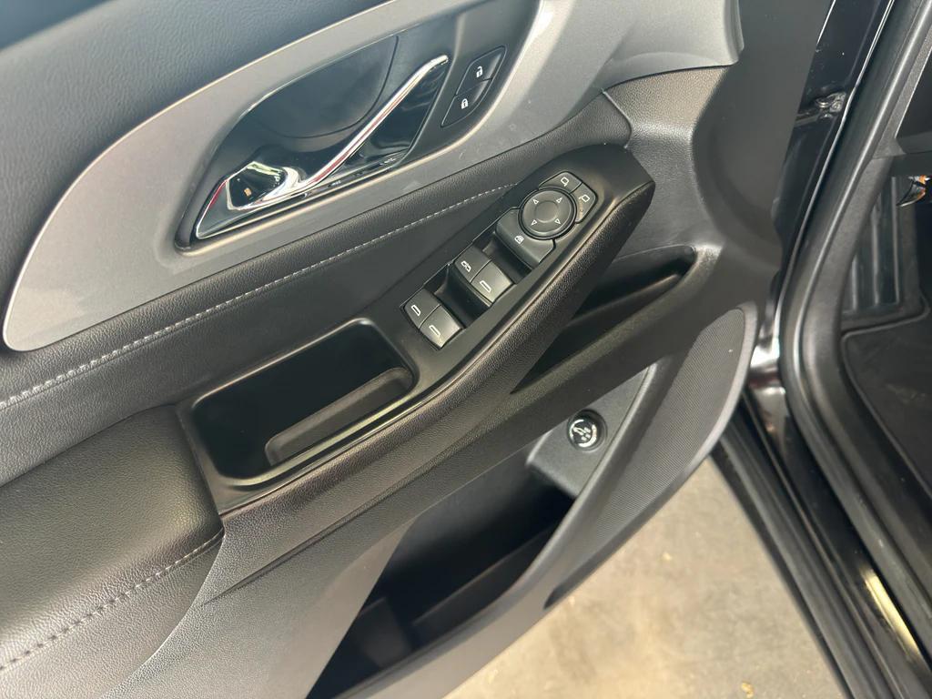 used 2023 Chevrolet Traverse car, priced at $34,950