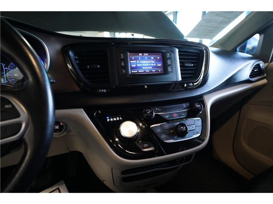 used 2017 Chrysler Pacifica car, priced at $12,584