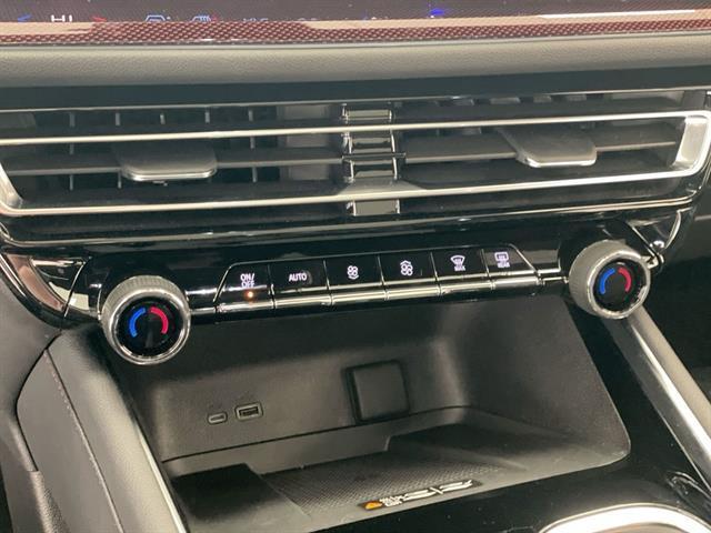 used 2024 Chevrolet Traverse car, priced at $45,998