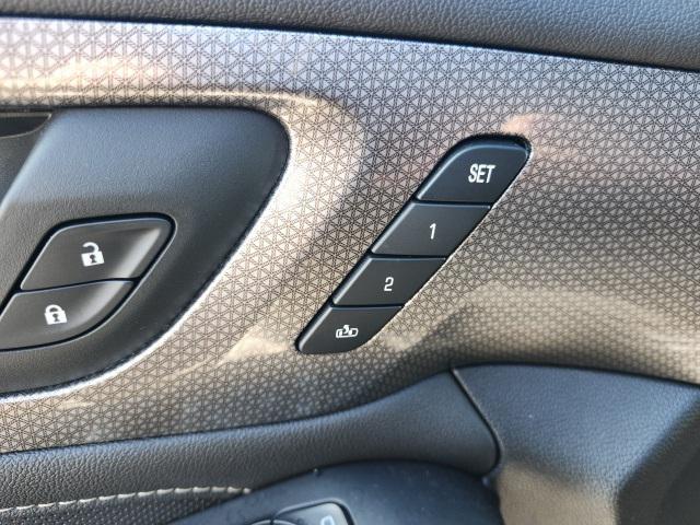 used 2023 Chevrolet Traverse car, priced at $32,229