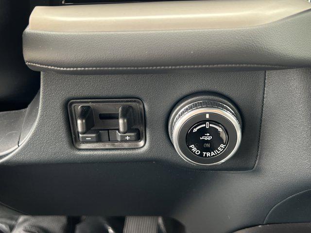 new 2025 Lincoln Navigator car, priced at $103,569