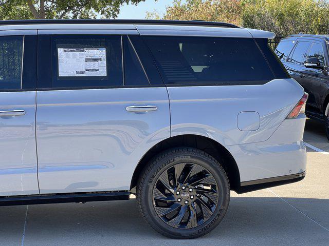 new 2025 Lincoln Navigator car, priced at $100,759
