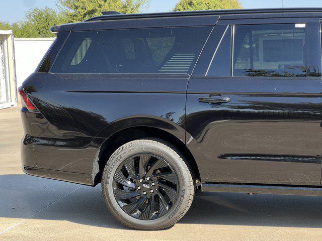 new 2025 Lincoln Navigator car, priced at $106,848