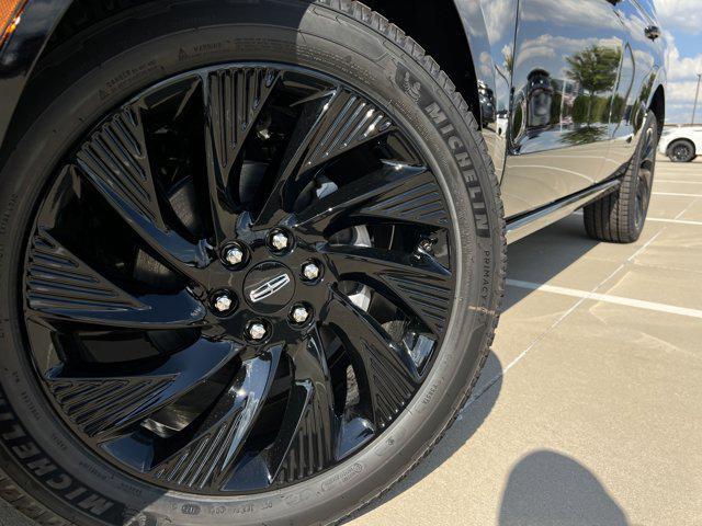 new 2025 Lincoln Navigator car, priced at $102,639