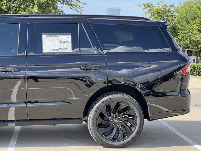 new 2025 Lincoln Navigator car, priced at $102,639
