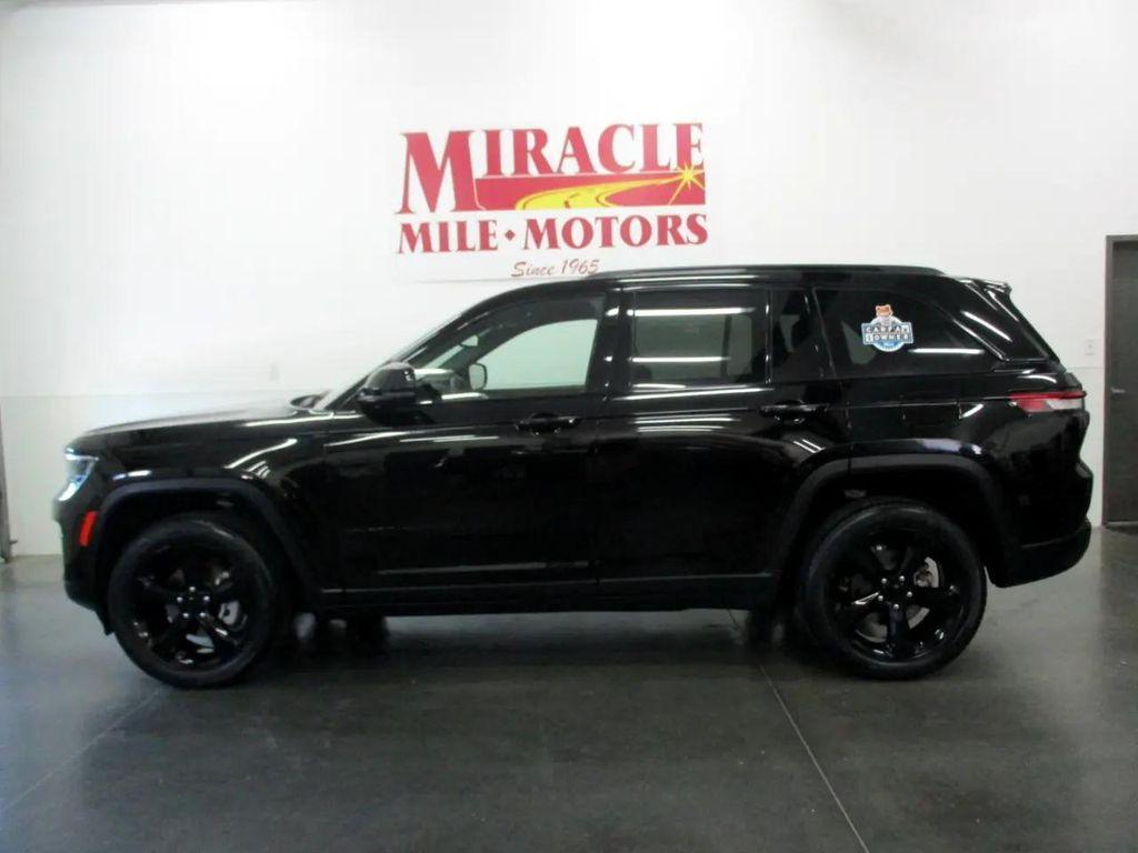 used 2022 Jeep Grand Cherokee car, priced at $29,983