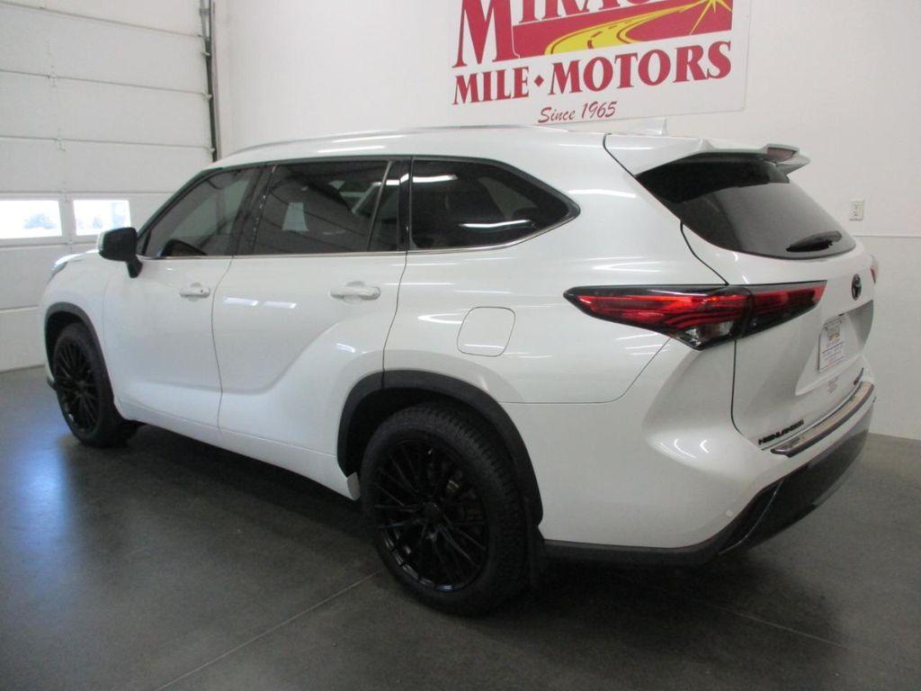 used 2022 Toyota Highlander car, priced at $34,950