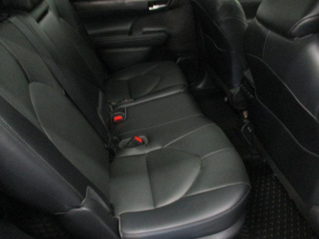 used 2022 Toyota Highlander car, priced at $34,950