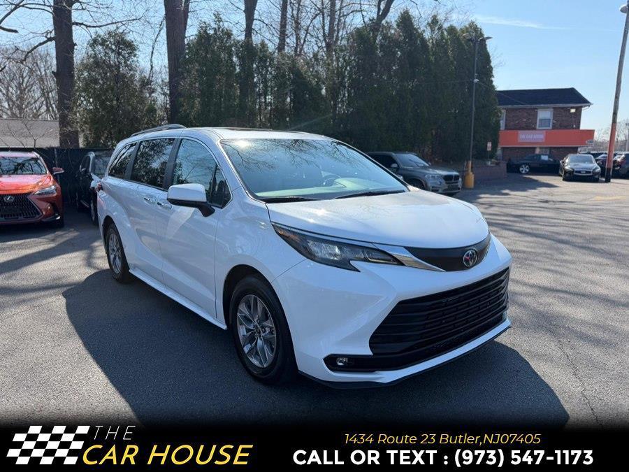 used 2025 Toyota Sienna car, priced at $41,995