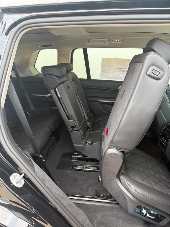 new 2026 BMW X7 car, priced at $91,885