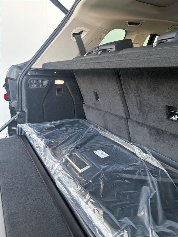 new 2026 BMW X7 car, priced at $91,885