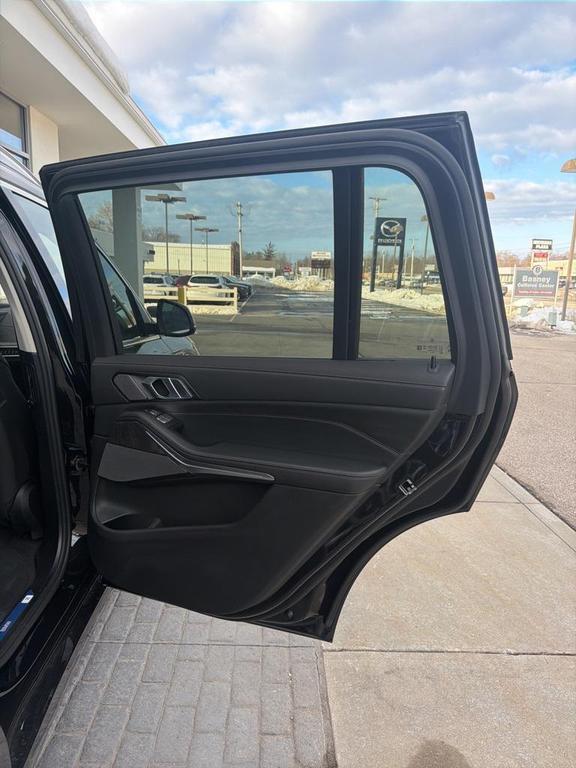 new 2026 BMW X7 car, priced at $91,885