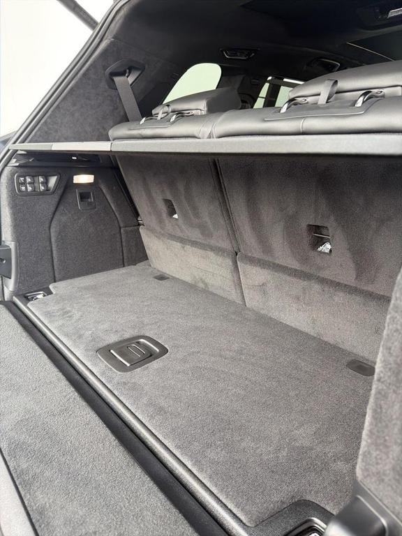 new 2026 BMW X7 car, priced at $118,150