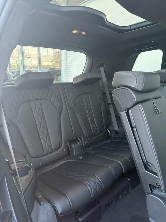 new 2026 BMW X7 car, priced at $119,755