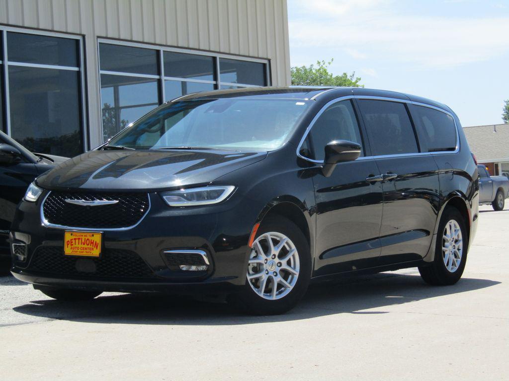 used 2023 Chrysler Pacifica car, priced at $25,000