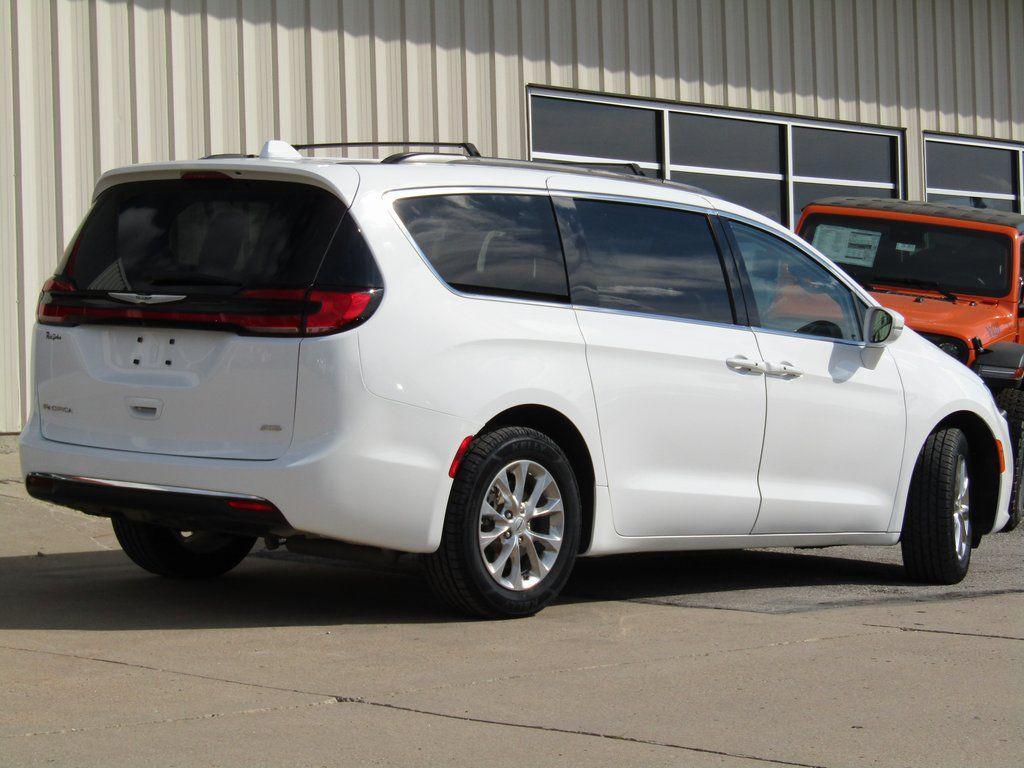 used 2022 Chrysler Pacifica car, priced at $21,995