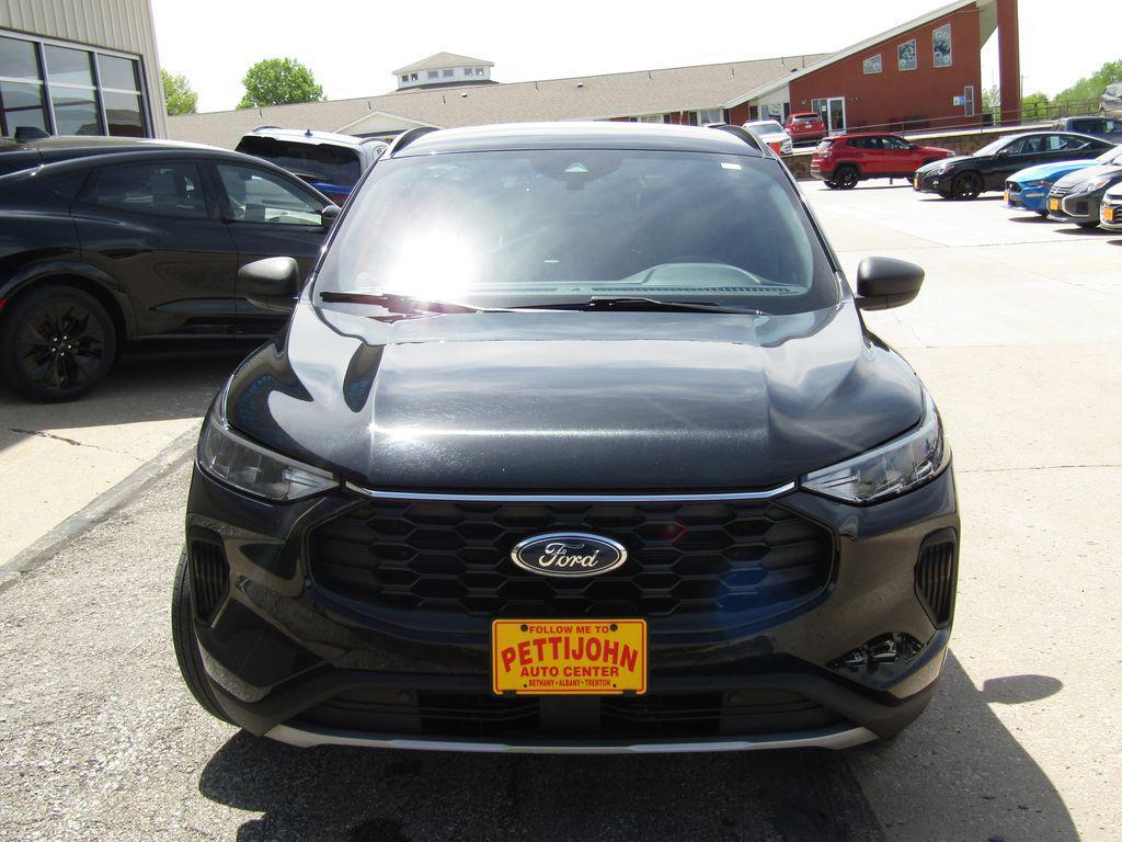used 2025 Ford Escape car, priced at $23,500