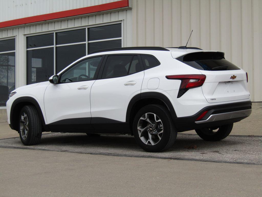 used 2025 Chevrolet Trax car, priced at $20,995