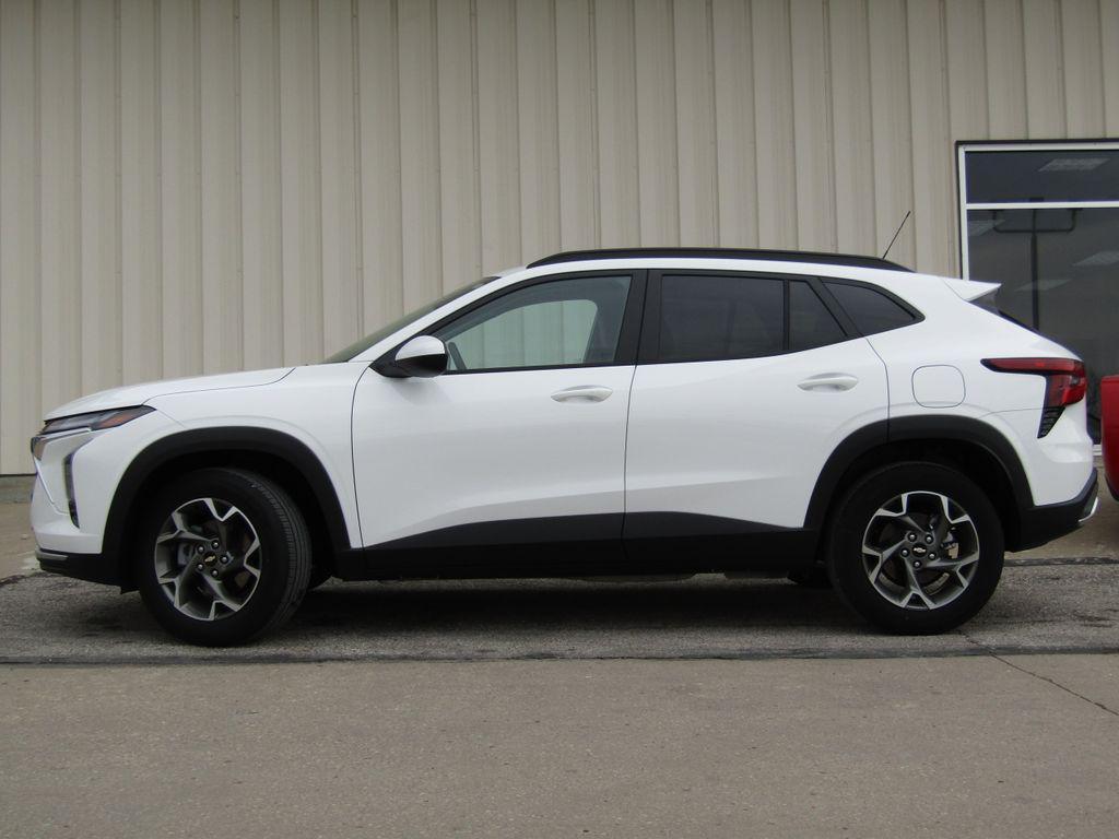 used 2025 Chevrolet Trax car, priced at $20,995